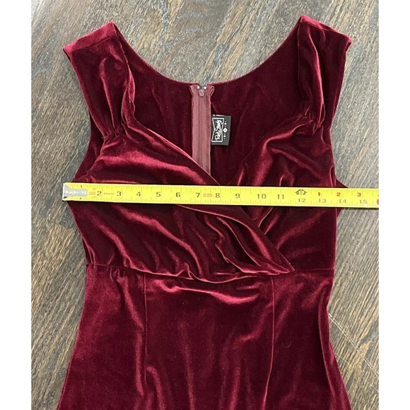 Rock Steady Dress Women’s Medium Red Velvet Bodycon Midi Vamp Whimsigoth Retro - Picture 6 of 10